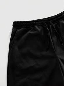 ROMWE MEN Street Life 男士圆领长袖荆棘印花T恤搭配抽绳腰阔腿裤休闲套装 - 黑與白 - 查看 3