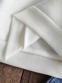 SHEIN 女童甜美草莓印花圆领长袖上衣搭配经典牛仔裤套装，可爱风格，适合公园、学校、与朋友外出以及日常穿着。 - 彩色 - 查看 9