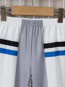 SHEIN 2件套婴儿0-3岁男女宝宝复古条纹印花长袖圆领卫衣+松紧腰运动裤套装，适合春、秋、冬、户外、休闲、居家穿着。黑白男宝宝套装，男宝宝两件套，男宝宝街头风反光印花男宝宝服装。 - 彩色 - 查看 7