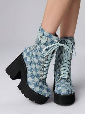 Women's Fashionable Casual Plaid Lace-Up Mid-Calf Boots With Metal Chain Embellishments, Perfect For Parties, And Holidays.