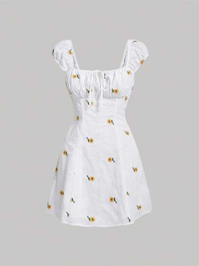 SHEIN MOD 花卉刺繡胸部褶皺連衣裙
