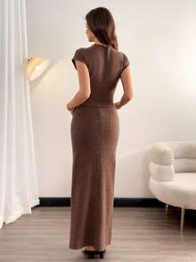 SHEIN Tall Bộ 2 áo thun tay ngắn cổ đứng màu trơn và chân váy ngắn chữ A cho nữ - màu nâu - Xem 2