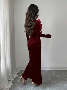 Rafferiza 女士秋冬圆领3D立体花卉丝绒修身收腰长裙，优雅适合假日、派对、圣诞晚宴 - 酒紅色 - 查看 2