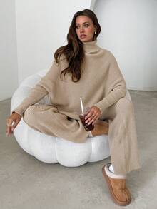 Aloruh 女士纯色高领蝙蝠袖不对称下摆毛衣和针织裤休闲两件套，秋冬款 - 黃色 - 查看 6