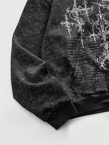 ROMWE MEN Anime Sudadera con capucha de manga larga con estampado gráfico gótico oscuro para hombres - Negro - Ver 4