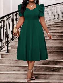 SHEIN Lady 春夏优雅通勤/办公室/派对/婚礼/鸡尾酒会/音乐会/音乐节红色针织甜心领喇叭袖羊腿袖中长短袖大码连衣裙/生日/活动礼服/婚纱/节日礼服/夏季女装/夏季连衣裙/婚礼宾客礼服/女士生日装/生日派对服装/女士节日服装/女士音乐会服装/女士邮轮服装 - 墨綠色 - 查看 1