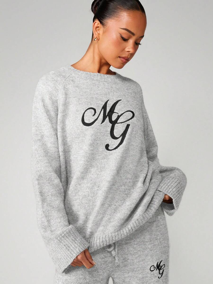 MISSGUIDED Oversized Knit Sweater With Embroidered Logo Cozy Pullover Jumper Fall Winter Casual Loungewear - Light Grey - View 1