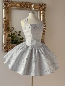 Lovelzi 优雅浪漫的酒红色提花面料露背吊带长袖A字连衣裙，适合毕业典礼、学校开学典礼、音乐节、生日派对、婚礼、下午茶聚会、舞会等场合。 - 白色 - 查看 4