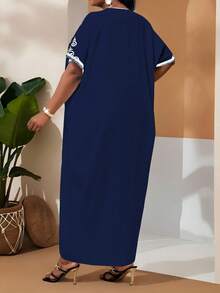 SHEIN Lady 大码V领印花优雅短袖连衣裙 - 藏蓝色 - 查看 2