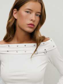 Nöista Off-Shoulder Top With Metal Hardware Detailing, Offering A Bold Alternative-Inspired Design Suitable For Women's Spring Break Outfits Outfits; A Striking Piece That Works For Casual Business Looks, Modern Formal Styling, Elevated Everyday Wear, Festive Birthday Outfits For Women Clothes Dressing And Refined Valentine's Day. - White - View 10