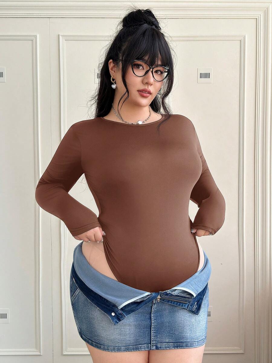 SHEIN EZwear 大码纯色圆领常规肩部长袖连体衣，适合秋冬季、圣诞节、新年、感恩节、派对、婚礼、海滩、毕业典礼等场合，时尚优雅，休闲百搭，适合外出、约会、预约、通勤等各种场合。 - 棕色 - 查看 1