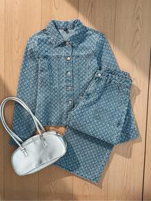 Comfortcana 女士时尚浅蓝色纽扣牛仔套装，采用独特的编织图案设计，是休闲外出的完美之选。优雅女士套装，休闲女装，女士休闲套装 - 淺色水洗藍 - 查看 4