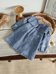 SHEIN Vintaside Kids Váy denim ve lớn thời trang mùa hè cho bé gái, thích hợp cho các buổi đi chơi, mua sắm, tiệc tùng, mặc nhà thường ngày, hoạt động ngoài trời hoặc kỳ nghỉ, mang đến vẻ ngoài thoải mái và phong cách cho mùa hè - Màu xanh nhạt - Xem 2