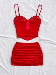Soleia 新款性感V领抹胸吊带衫搭配低腰迷你裙两件套，修身剪裁，适合约会、情人节、新年、波西米亚风、度假、秋季女装、复古风、节日装扮 - 紅色 - 查看 2