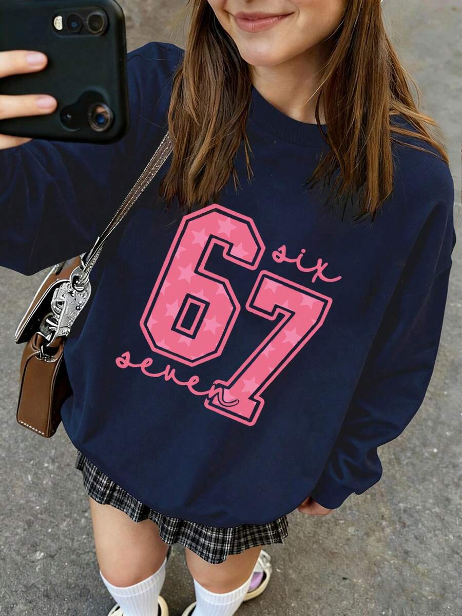 SHEIN 少女休闲美式67号印花圆领卫衣,舒适的秋冬上衣和卫衣 - 藏蓝色 - 查看 1