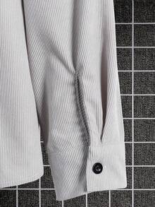 Manfinity Homme 男士纯色单排扣休闲长袖衬衫 - 淺灰色 - 查看 4