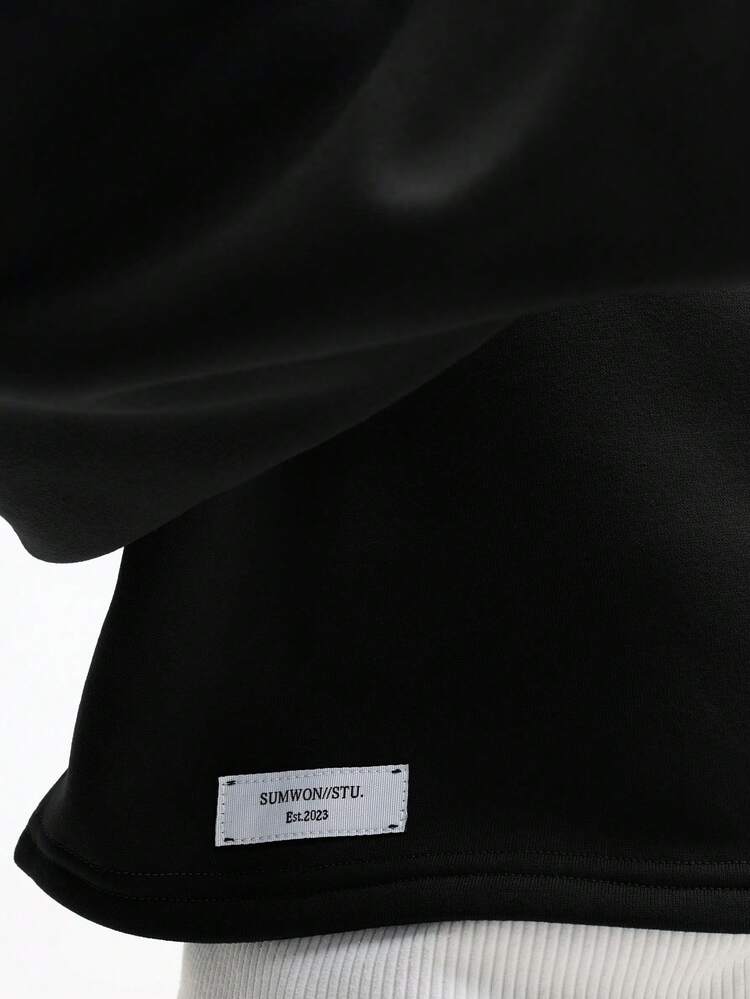 Sudadera con capucha y hombros caídos con el logotipo bordado de Chicago