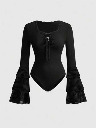 Gothic Allround-Bodysuit für Frauen mit Schlangenhaut-Muster und weiten Ärmeln