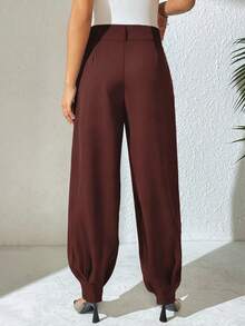 Xyvia 女士优雅高腰双纽扣装饰褶皱直筒裤，春秋季休闲西装裤 - 紅木色 - 查看 2