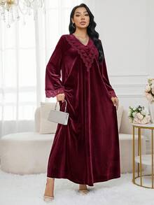 Al Najma 女士优雅丝绒撞色蕾丝V领喇叭袖宽松阿拉伯风格连衣裙 - 酒紅色 - 查看 5