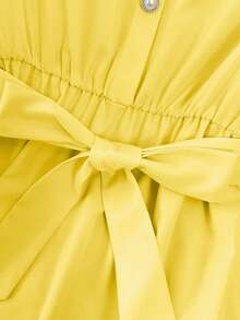 Franclia 优雅法式高端度假通勤百搭圆领短袖弹力腰身珍珠纽扣装饰舒适柔软无弹杏色女士中长连衣裙，春夏款 - 淡黃色 - 查看 3