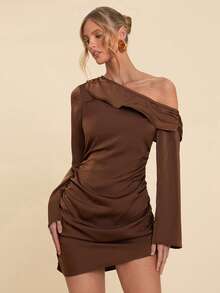 COSMINA Váy ngắn vai bất đối xứng nhún bèo dành cho nữ, váy dự tiệc dài tay màu nâu/cà phê trơn gợi cảm, thích hợp cho tiệc cocktail, buổi hẹn hò lãng mạn, tụ họp, sự kiện trang trọng, phù dâu, hộp đêm, Halloween, Giáng sinh và các dịp khác, sự lựa chọn lý tưởng cho váy dự tiệc dành cho nữ - màu nâu - Xem 1