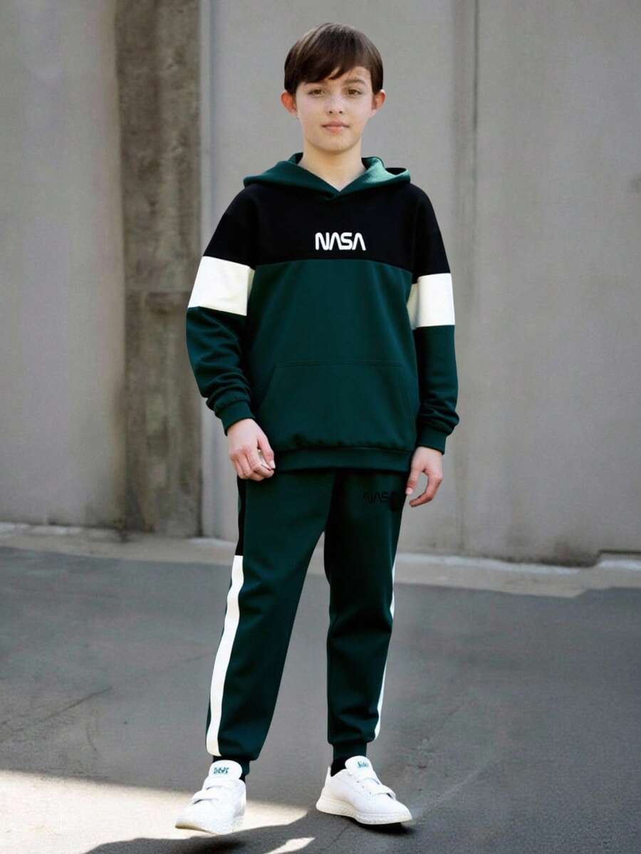 SHEIN Vacaura 2件套青少年男童图案连帽运动衫和运动裤休闲装 - 彩色 - 查看 1