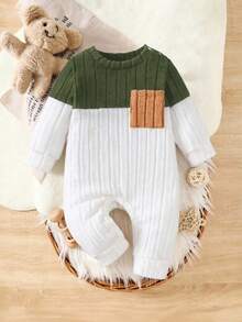 SHEIN 男婴撞色长袖连体衣，舒适贴身，百搭设计。适合户外探险、居家休闲玩耍、运动健身和派对等各种场合，让您的孩子时刻保持时尚舒适。 - 軍綠色 - 查看 3