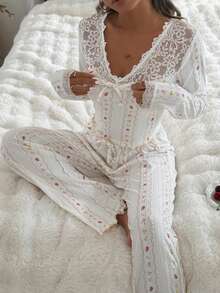 SHEIN Floral Lace Panel Women Pajama Set, Winter Clothes - White - View 2