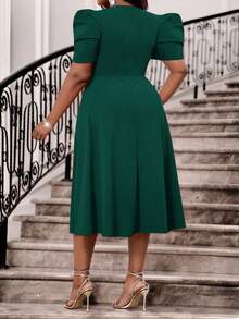 SHEIN Lady 春夏优雅通勤/办公室/派对/婚礼/鸡尾酒会/音乐会/音乐节红色针织甜心领喇叭袖羊腿袖中长短袖大码连衣裙/生日/活动礼服/婚纱/节日礼服/夏季女装/夏季连衣裙/婚礼宾客礼服/女士生日装/生日派对服装/女士节日服装/女士音乐会服装/女士邮轮服装 - 墨綠色 - 查看 2