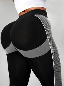 Rhythm Era Plus Size Women's Black Seamless Sports Leggings, Yoga 3/4 Pants - Black and White - View 5