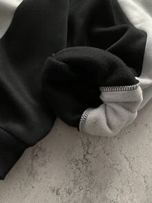 Manfinity EMRG 男士拼接印花套头衫，运动户外男士印花卫衣 - 黑色 - 查看 6