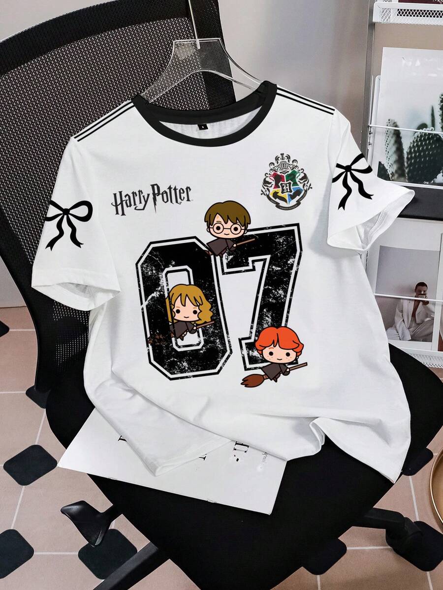 HARRY POTTER X SHEIN 女士休闲时尚街头运动学院风趣味卡通人物和数字蝴蝶结印花撞色条纹肩部短袖 T 恤，夏季 - 白色 - 查看 1