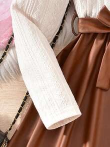 Sparklyn 秋冬季女童优雅针织圆领泡泡袖PU仿皮拼接连衣裙 - 棕色 - 查看 4