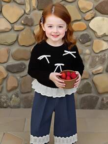 女婴毛衣 时尚可爱圆领长袖针织上衣，配有3D蝴蝶结、刺绣花卉下摆拼接，柔软舒适，适合春、秋、冬、日常、户外、旅行、度假、居家、托儿所等场合穿着。另有女婴黑白连衣裙、黑色连衣裙、白色领连衣裙、优雅女婴上衣、黑色女婴服装、女婴服装、黑色蝴蝶结女婴服装、婴儿针织衫等。 - 黑色 - 查看 8