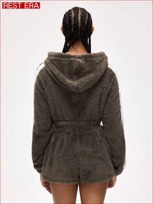 Rest Era Conjunto de sudadera con capucha de manga raglán de manga larga con cordón y pantalones cortos mullidos, ropa de invierno para mujer - Multicolor - Ver 2