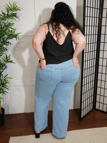 Truni Plus Size Women Rivets Pocket Design Casual Flare Leg Jeans, For Pear & Triangle Body Shape - Blue - View 2