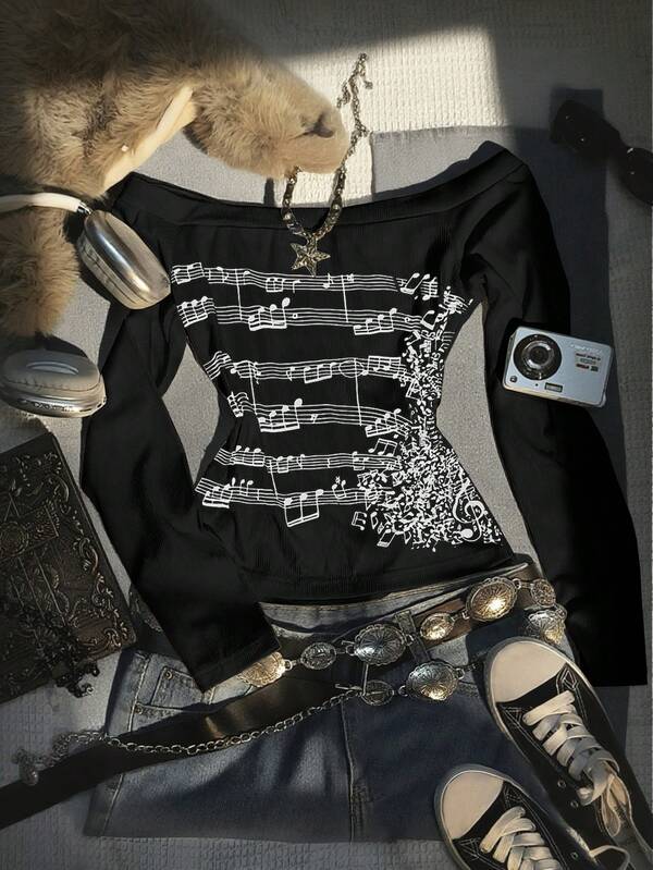 INAWLY Top rétro épaules dénudées avec manches longues et imprimé de notes de musique, coupe slim. T-shirt mode, vintage Y2K, tissu texturé. Cadeau pour sœur, vêtements de rentrée scolaire, cadeau de vacances