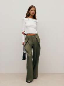 Nöista Off-Shoulder Top With Metal Hardware Detailing, Offering A Bold Alternative-Inspired Design Suitable For Women's Spring Break Outfits Outfits; A Striking Piece That Works For Casual Business Looks, Modern Formal Styling, Elevated Everyday Wear, Festive Birthday Outfits For Women Clothes Dressing And Refined Valentine's Day. - White - View 5