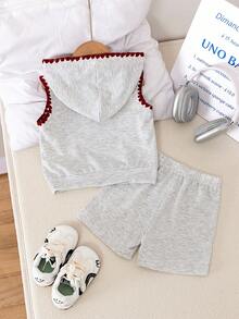 SHEIN 0-3岁休闲字母印花连帽短袖T恤和松紧腰短裤套装，适合所有季节，上学、居家、户外叠穿，适合3-24个月的男婴。