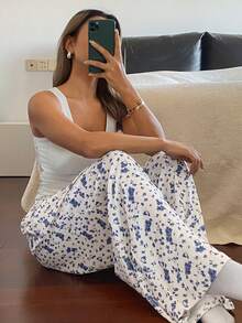 DAZY Quần ngủ nữ cạp chun họa tiết hoa Ditsy rộng rãi - trắng - Xem 5