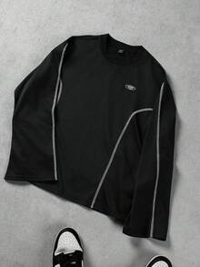 Manfinity Campus Court 美学帖子——男士字母图案圆领休闲宽松长袖T恤 男士长袖上衣 黑色长袖男士黑色长袖男士长袖上衣 - 黑色 - 查看 1