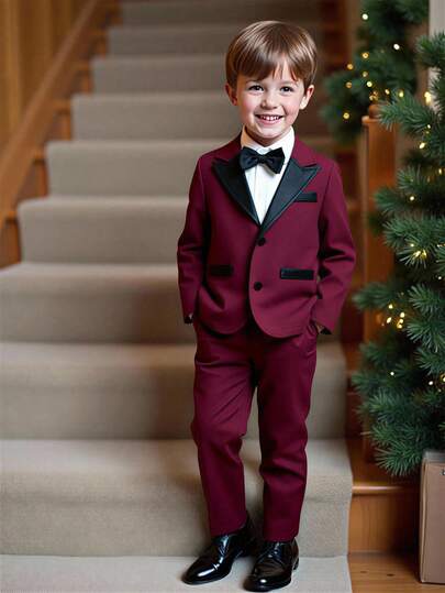 SHEIN 三件套男童绅士西装套装，白色长袖衬衫配领结 + 黑色翻领假口袋长袖西装外套 + 松紧腰休闲裤，优雅正式的装扮，适合婚礼、演出、庆典、招待、派对、圣诞节、生日、毕业典礼、婚礼宾客、花童、春秋季等场合。