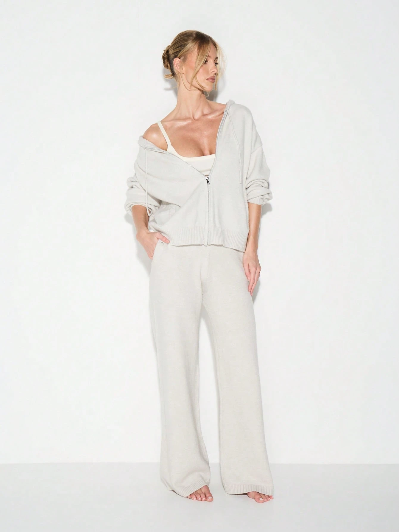 KIZN Oversized Zip-Up Hooded Cardigan With Long Sleeves