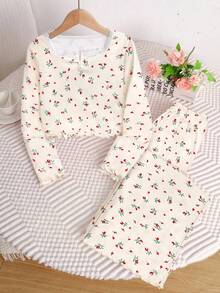 SHEIN Tween Girl White Autumn Cute Sleep 2 Piece Pajama Set,Korean Style Ditsy Floral Cherry Square Neck Lace Trim Long Sleeve T-Shirt & Ruffle Hem Pants - Apricot - View 3