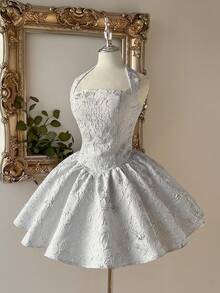 Lovelzi 优雅浪漫的酒红色提花面料露背吊带长袖A字连衣裙，适合毕业典礼、学校开学典礼、音乐节、生日派对、婚礼、下午茶聚会、舞会等场合。 - 白色 - 查看 6