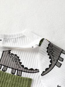 SHEIN 新生男宝宝白色条纹卡通恐龙图案拼接绿色口袋短袖上衣配绿色裤子两件套可爱休闲运动时尚新品 - 綠色 - 查看 6