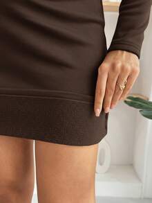 SHEIN 孕妇纯色长袖褶皱修身连衣裙，秋冬季 - 咖啡棕 - 查看 4