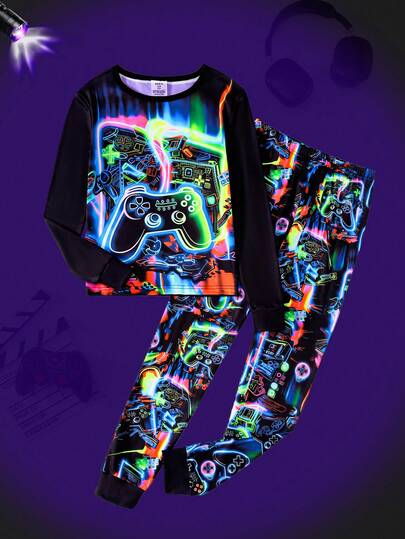 2-Piece Snug Fit  Boys' Big Kids Pajama Set - Autumn Winter Soft Comfortable Glow-In-The-Dark Gaming Console All-Over Print Long Sleeve Top And Pants Sleepwear Set .This Product Requires UV Light Exposure To Glow.
