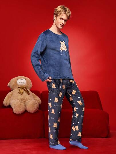 FamilyFrolics Men Plush Bear Geborduurde Allover Print Long Pajama Set, view 5